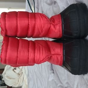 Fleece lined red & black snowboots